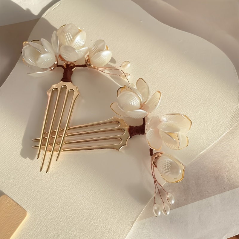 中国風シェルマグノリアフラワーヘアコーム、パールタッセル付き - Tech Accessories For Women のレビューと価格